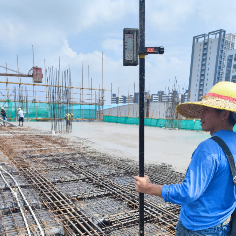 Digital display receiver for rotary laser use